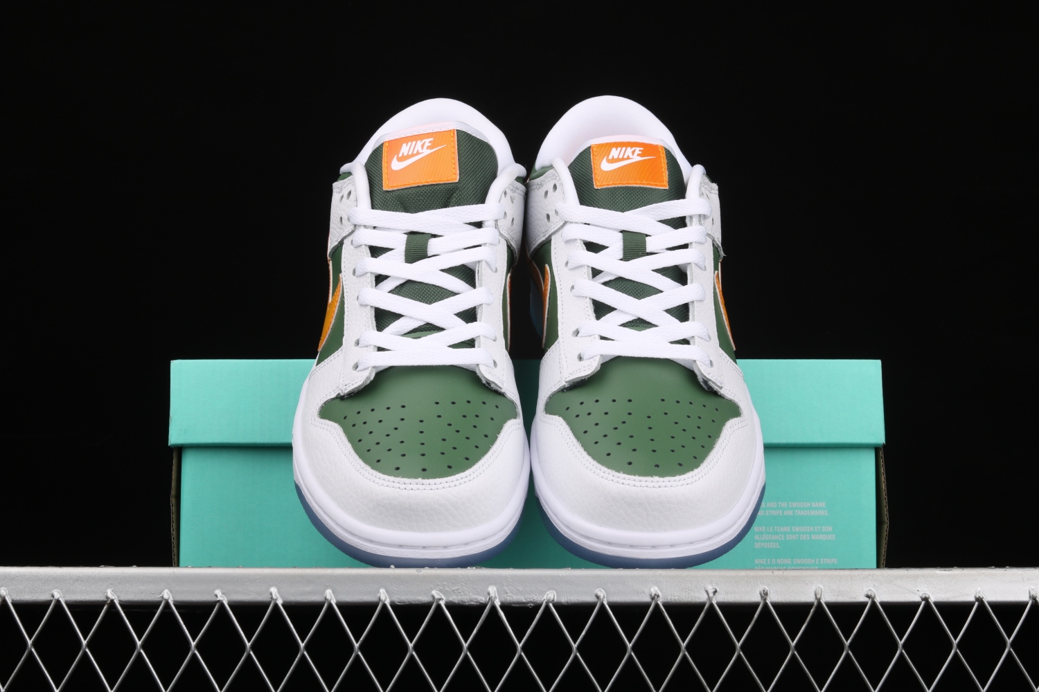 Nike Dunk Low NY vs. NY DN2489-300