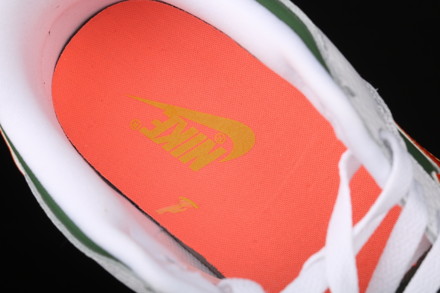 Nike Dunk Low NY vs. NY DN2489-300