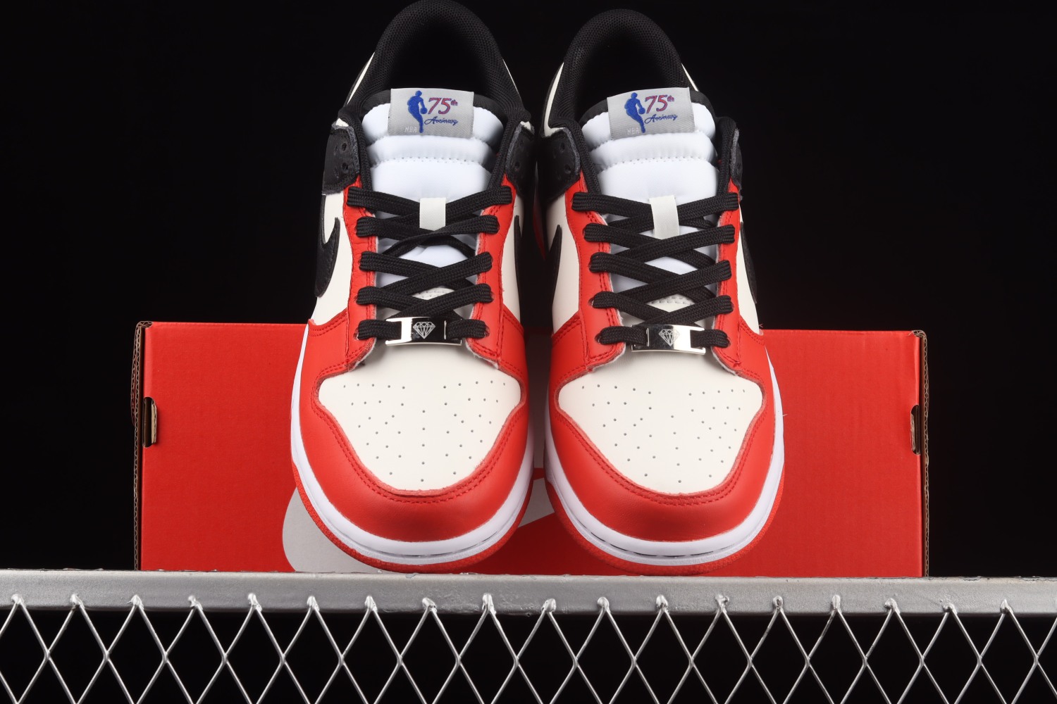 Nike Dunk Low EMB NBA 75th Anniversary Chicago DD3363-100