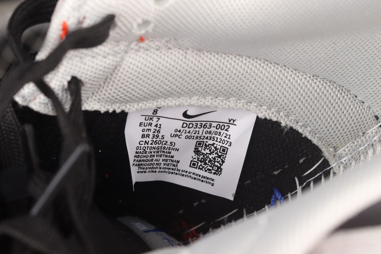 Nike Dunk Low EMB NBA 75th Anniversary Knicks DD3363-002