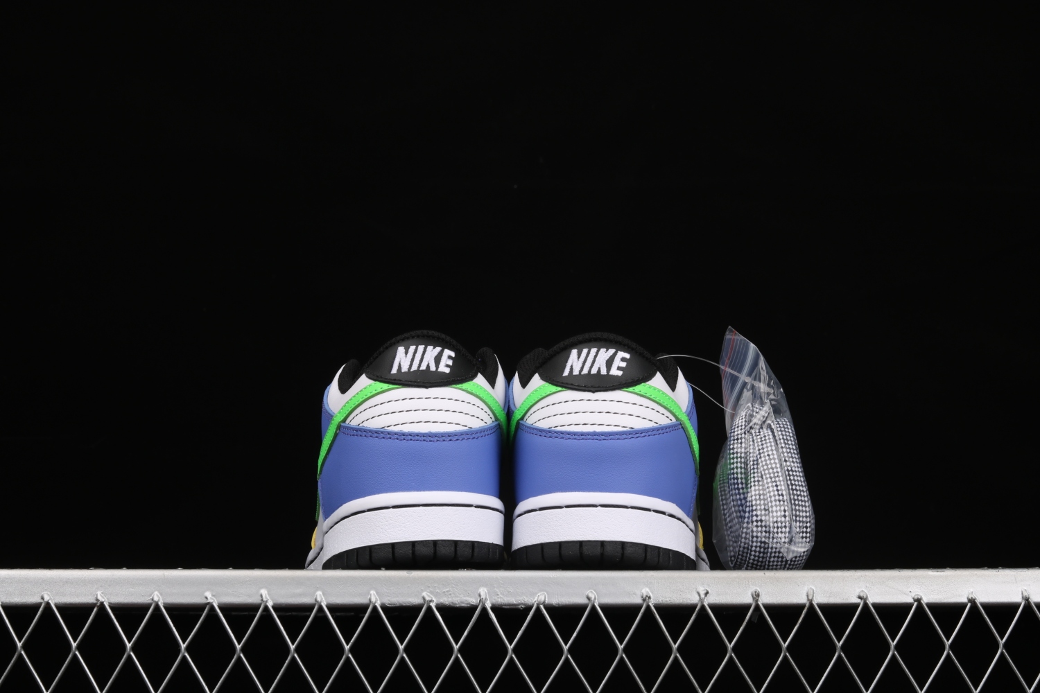 Nike Dunk Low Green Strike (W)  DD1503-106