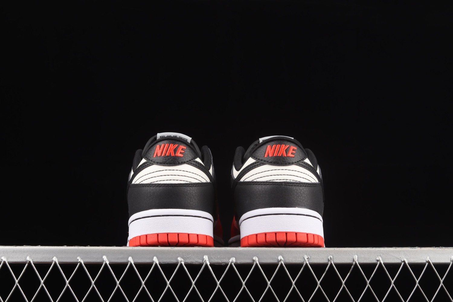 Nike Dunk Low EMB NBA 75th Anniversary Chicago DD3363-100