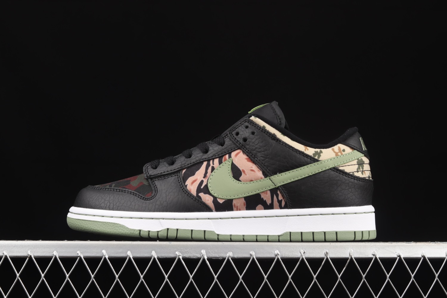 Nike Dunk Low Crazy Camo DH0957-001