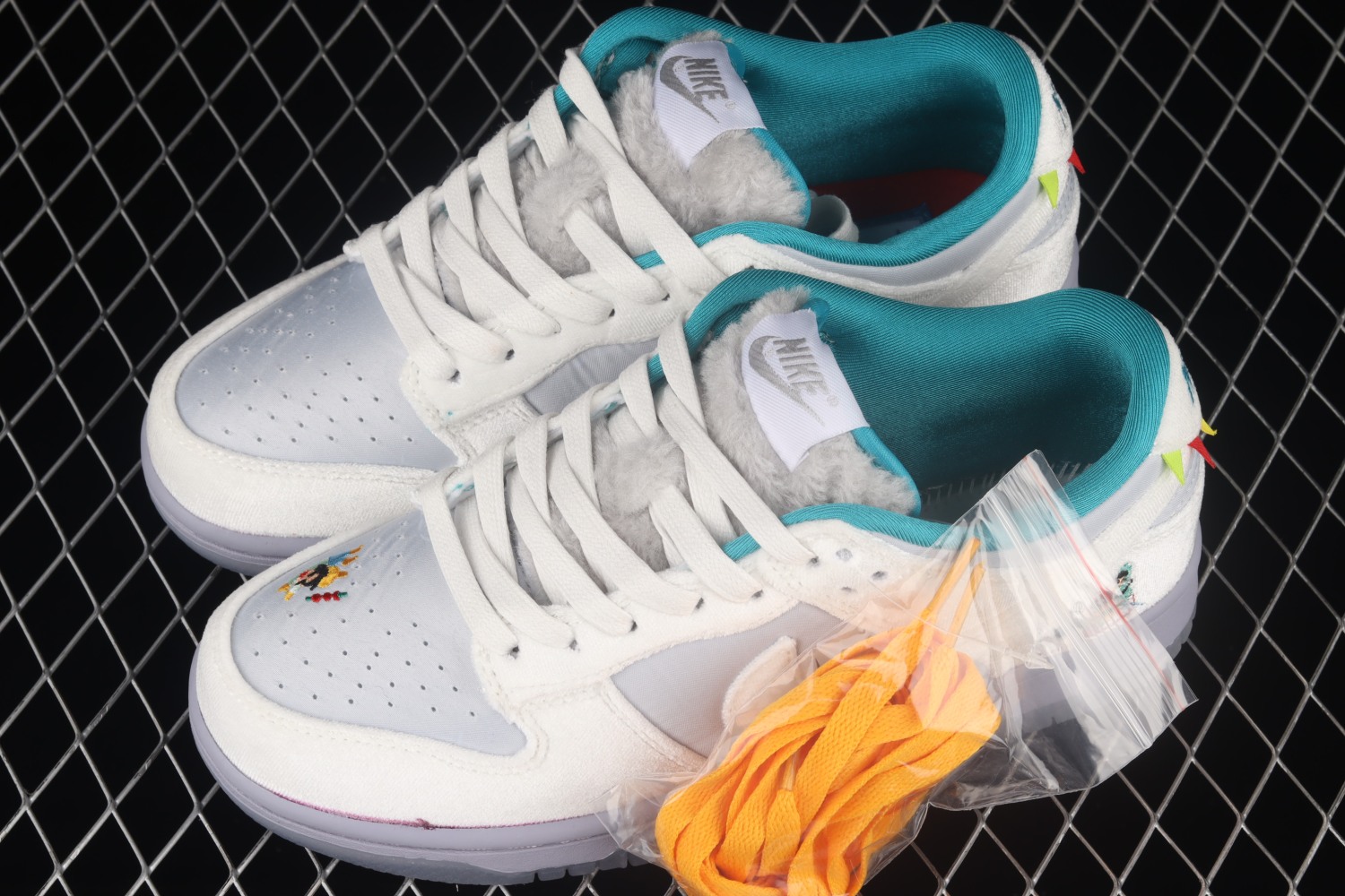 Nike Dunk Low Ice (W)  DO2326-001