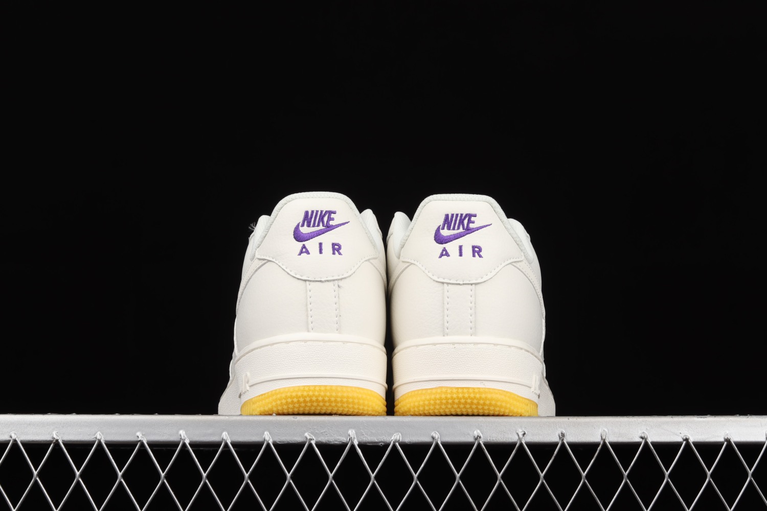 Nike Air Force 1​