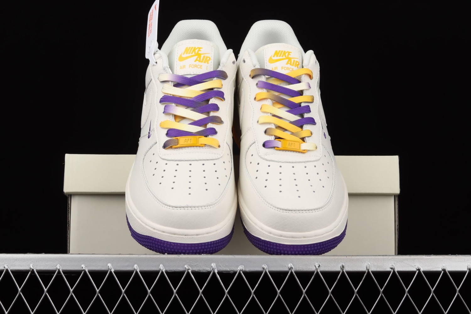 Nike Air Force 1​