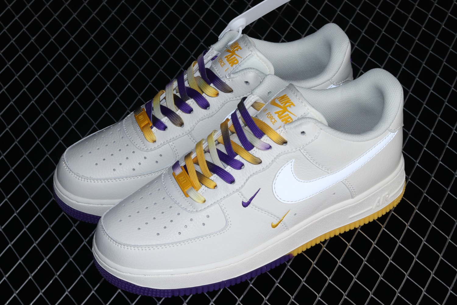 Nike Air Force 1​