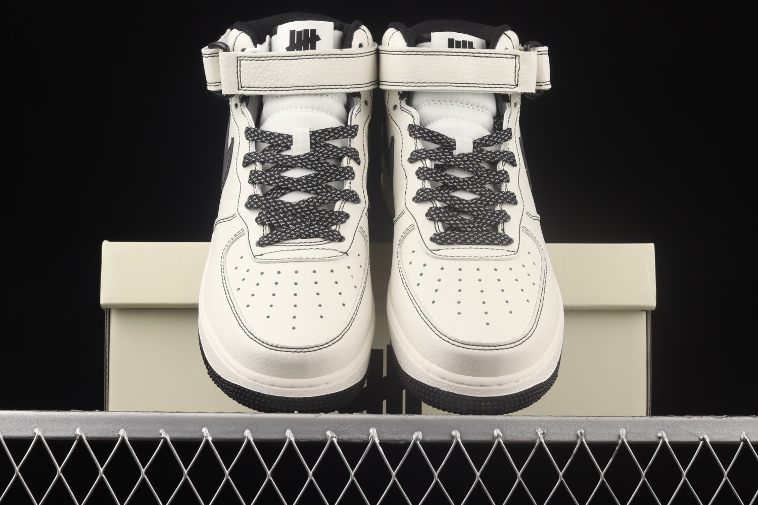 Undefeated x Air Force 1 Mid 