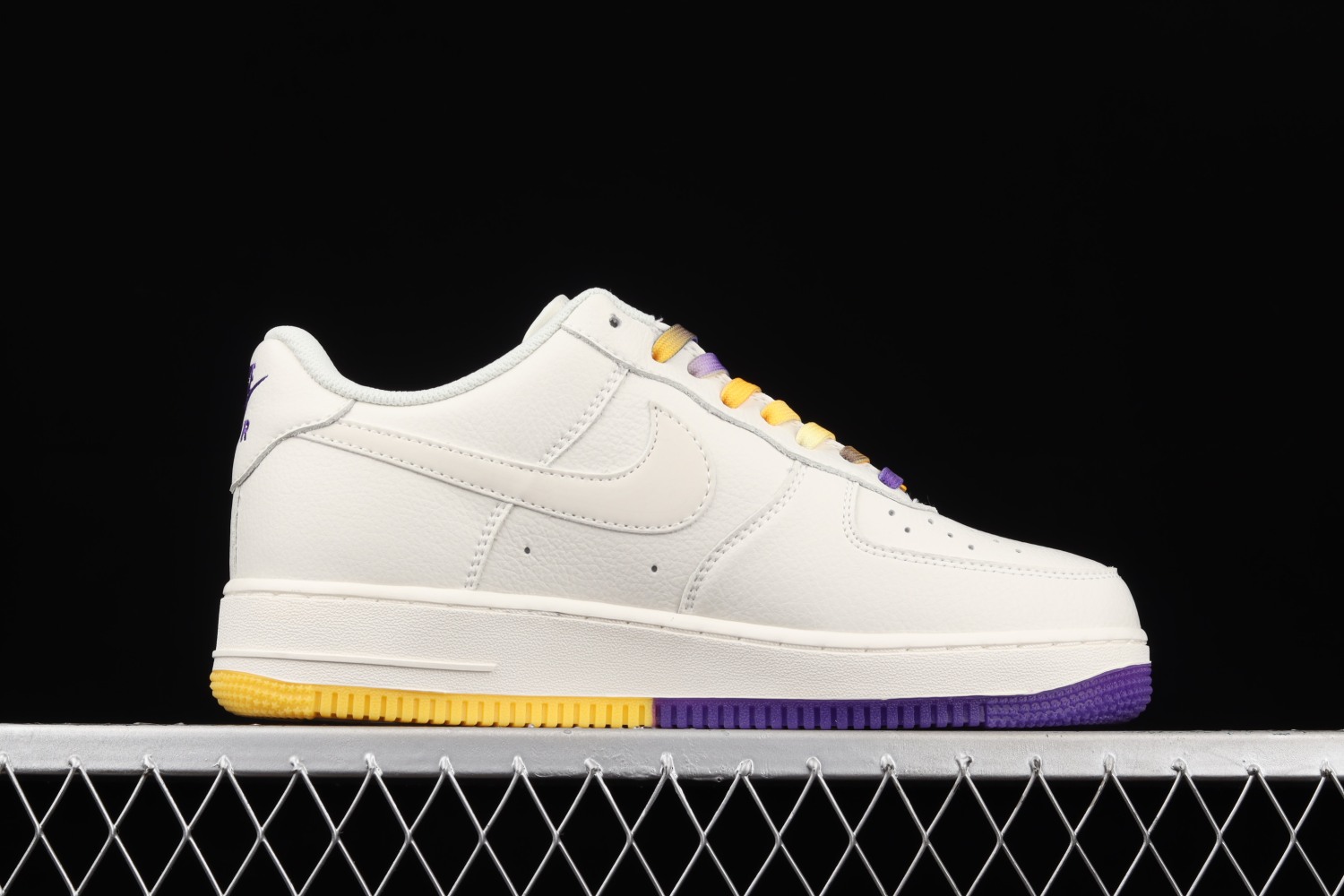 Nike Air Force 1​