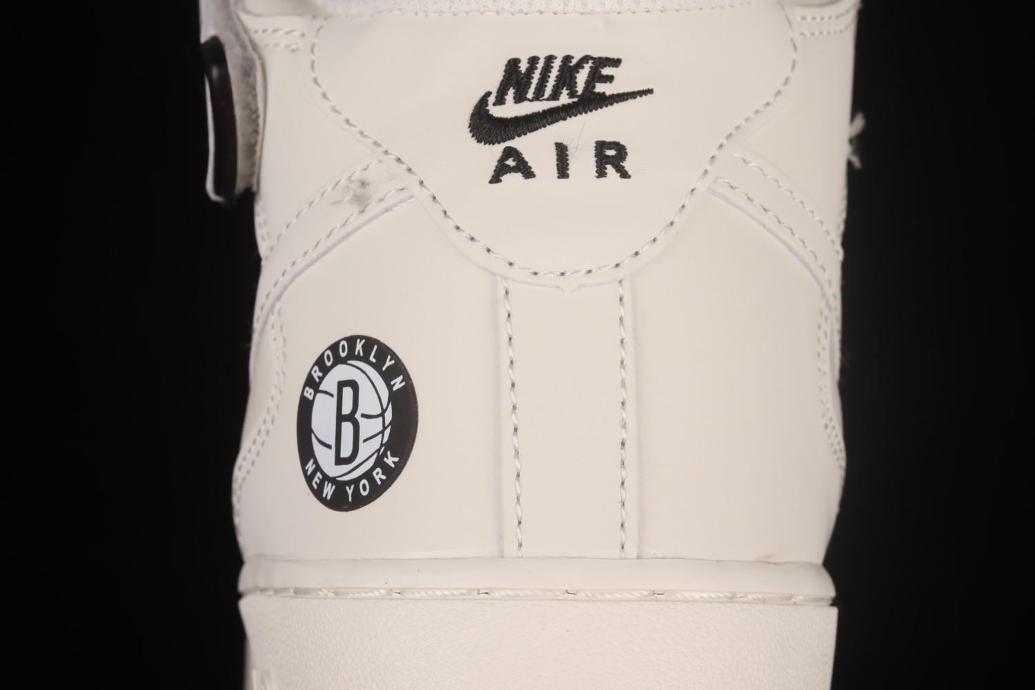 Nike Air Force 1 Mid 