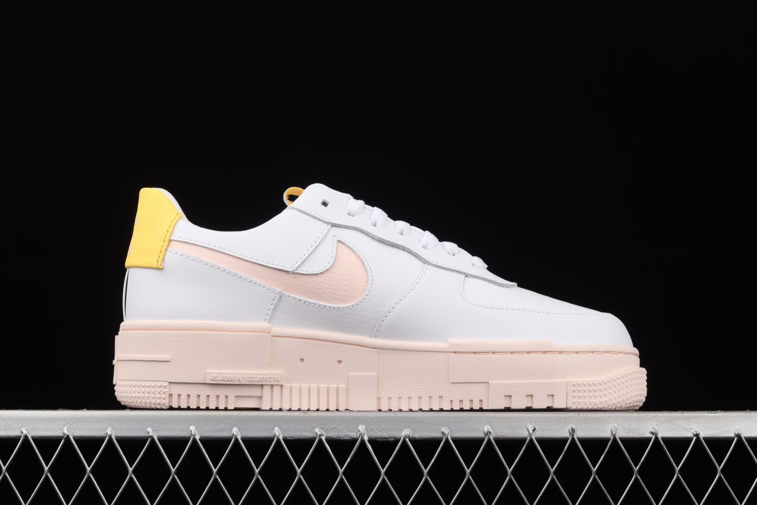 Nike Air Force 1 Pixel Arctic Orange (W)  DM3054-100