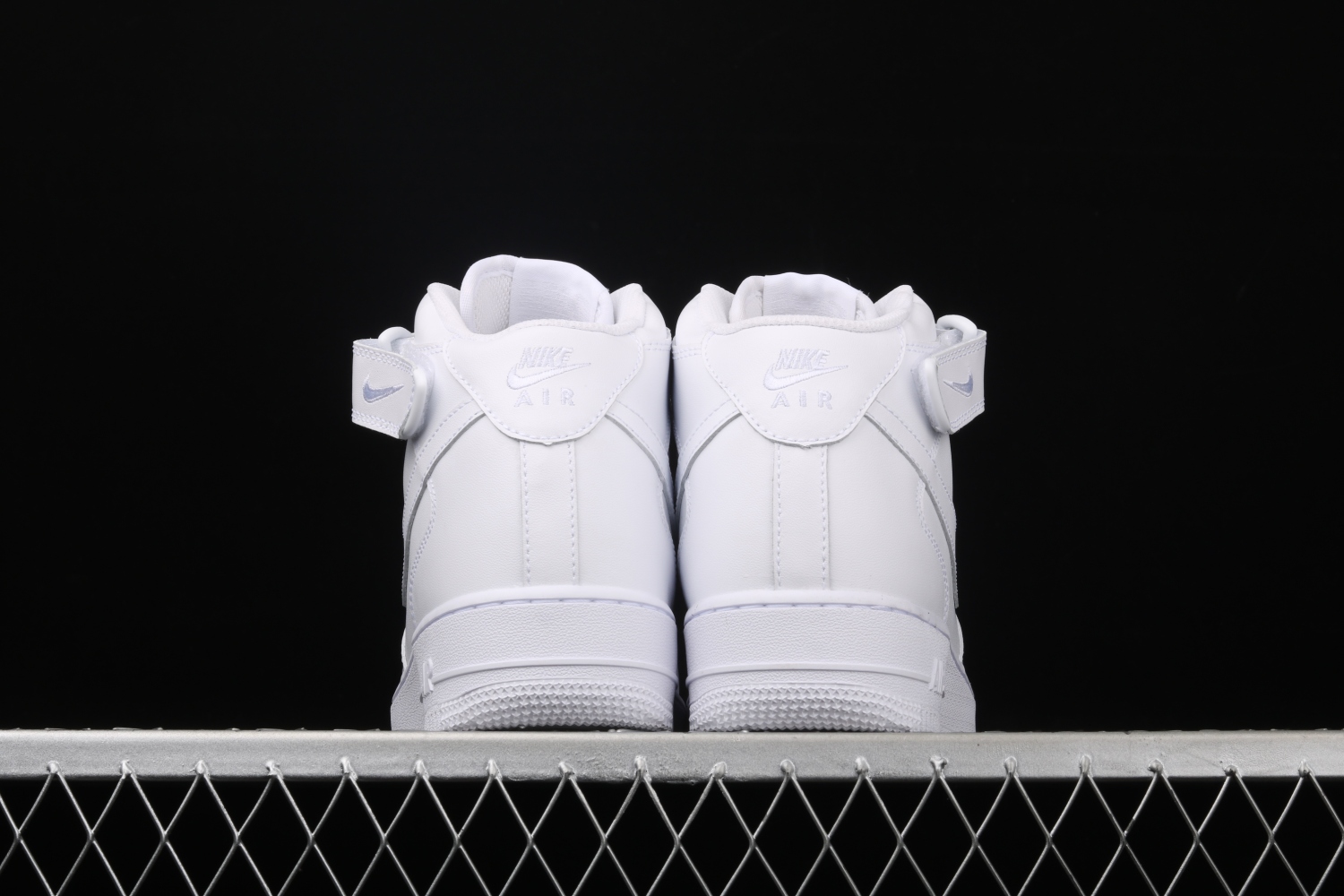 Nike Air Force 1 Mid White 