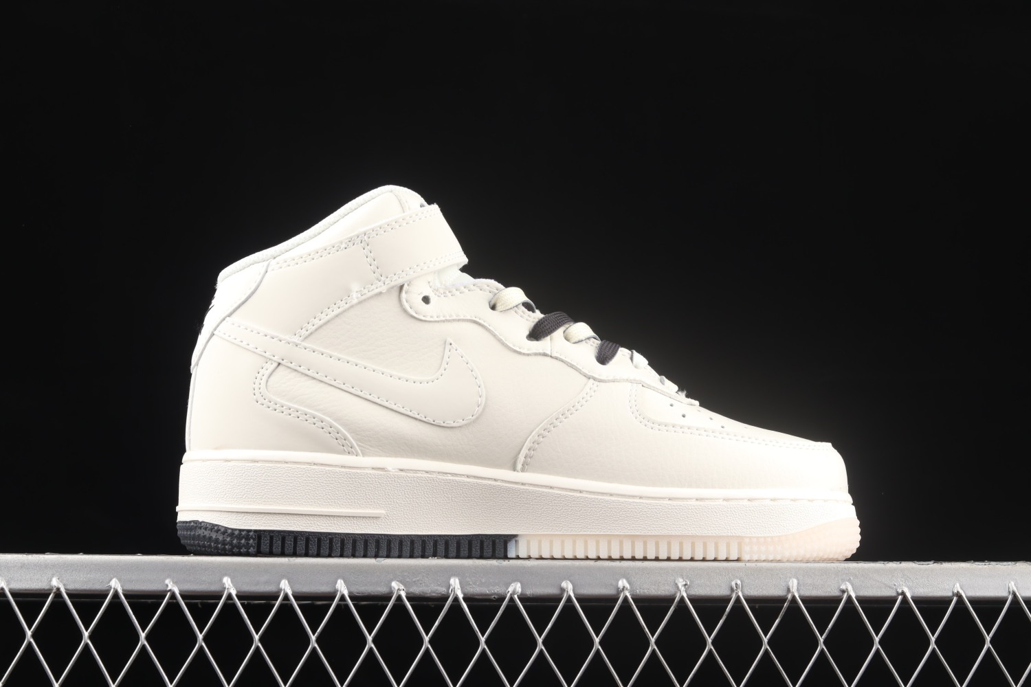 Nike Air Force 1 Mid 