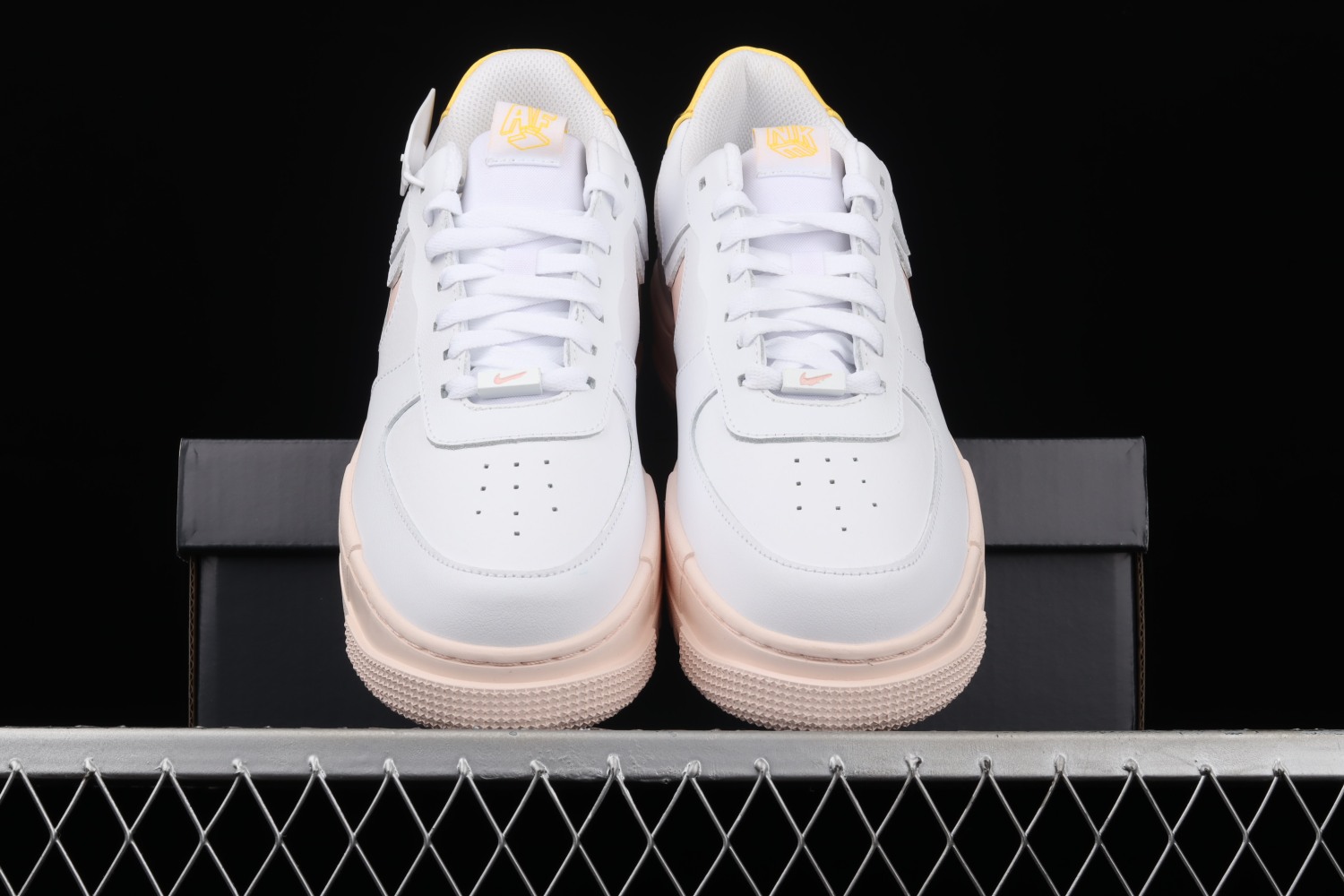 Nike Air Force 1 Pixel Arctic Orange (W)  DM3054-100