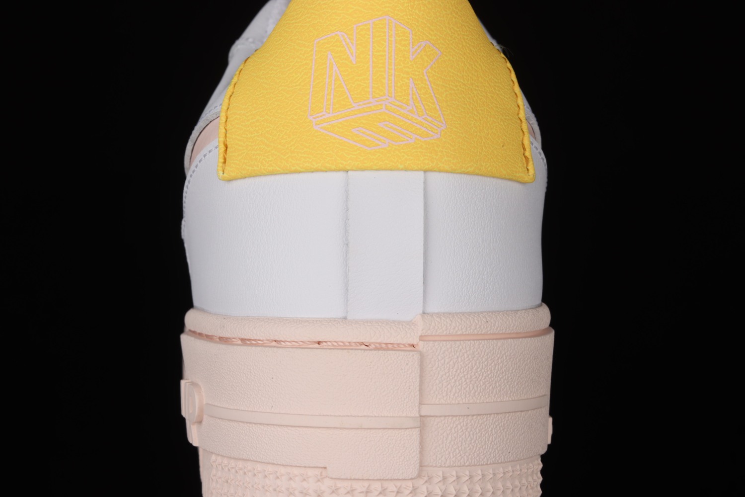 Nike Air Force 1 Pixel Arctic Orange (W)  DM3054-100