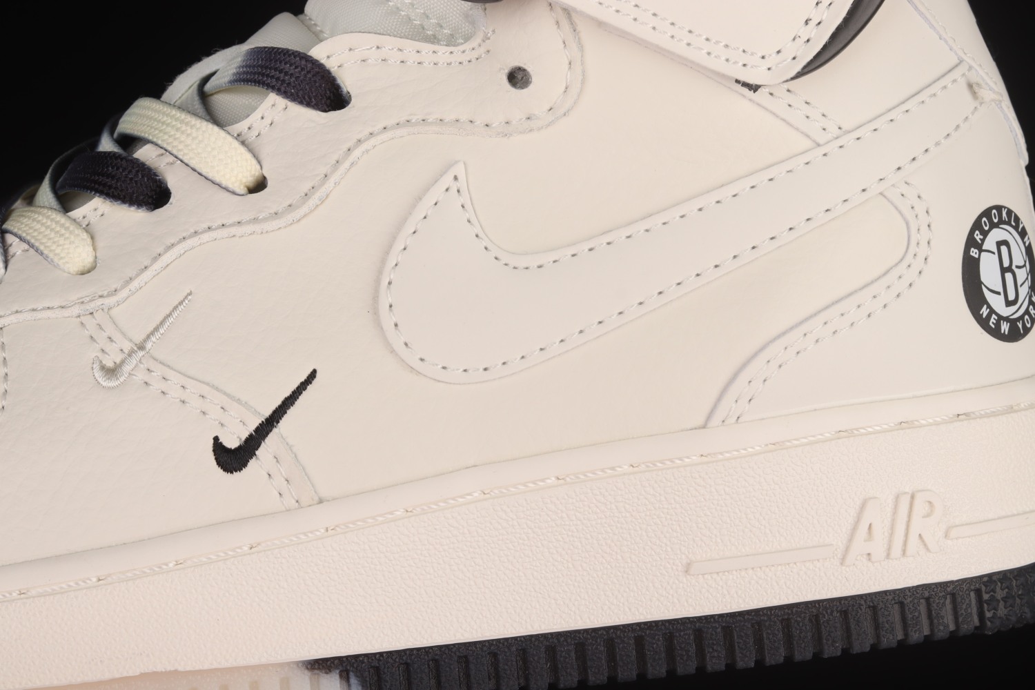 Nike Air Force 1 Mid 