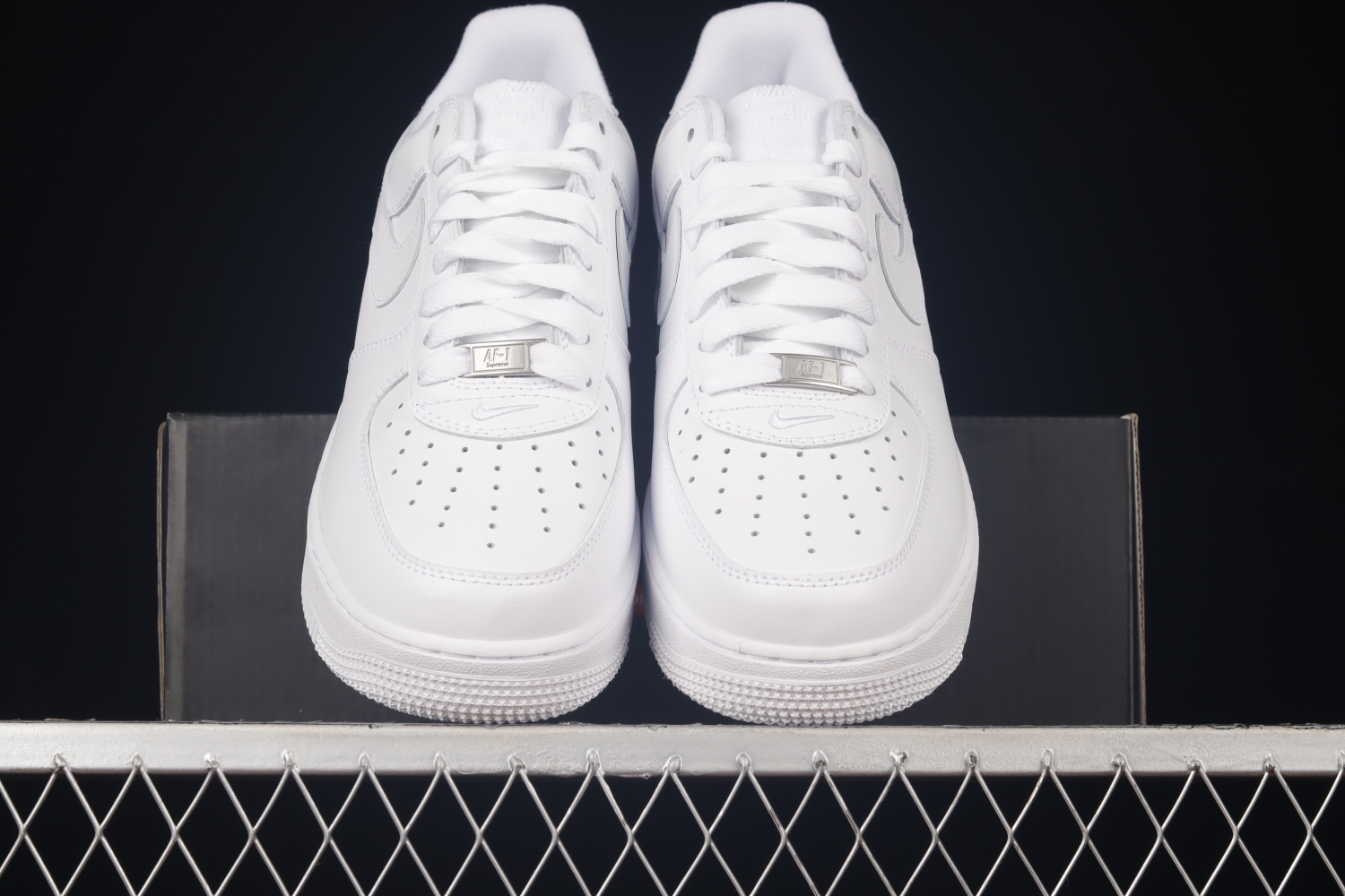 Nike Air Force 1 Low Supreme White CU9225-100