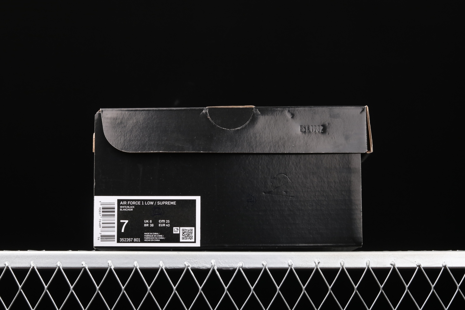 Nike Air Force 1 Low Supreme White Black 352267-801