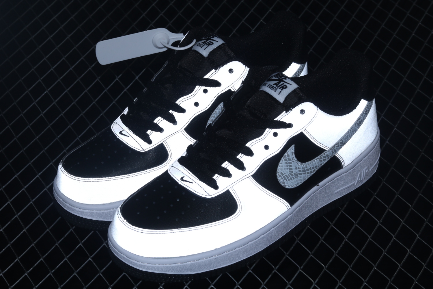 Nike Air Force 1 Low Silver Snake (2021) DJ6033-001