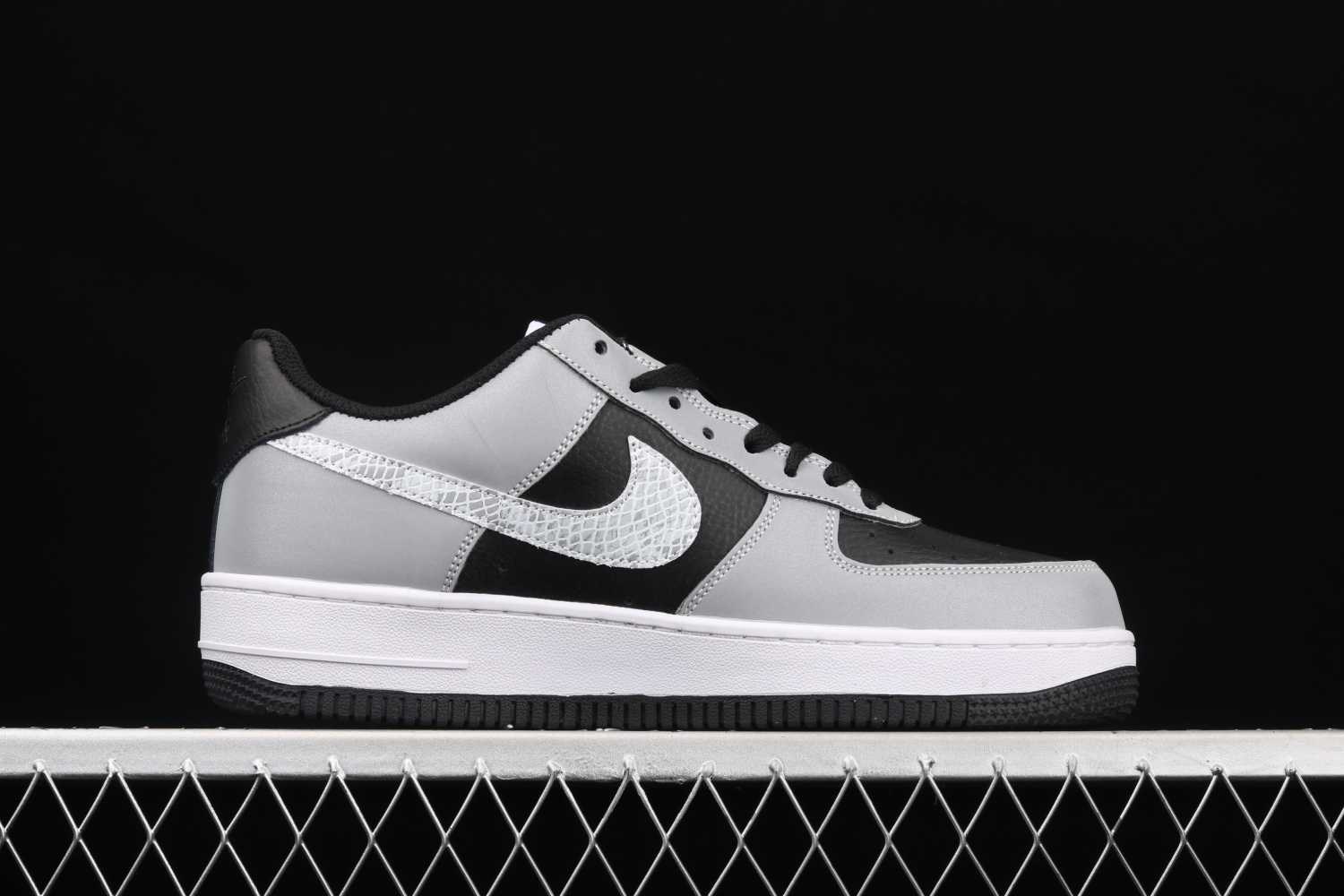 Nike Air Force 1 Low Silver Snake (2021) DJ6033-001