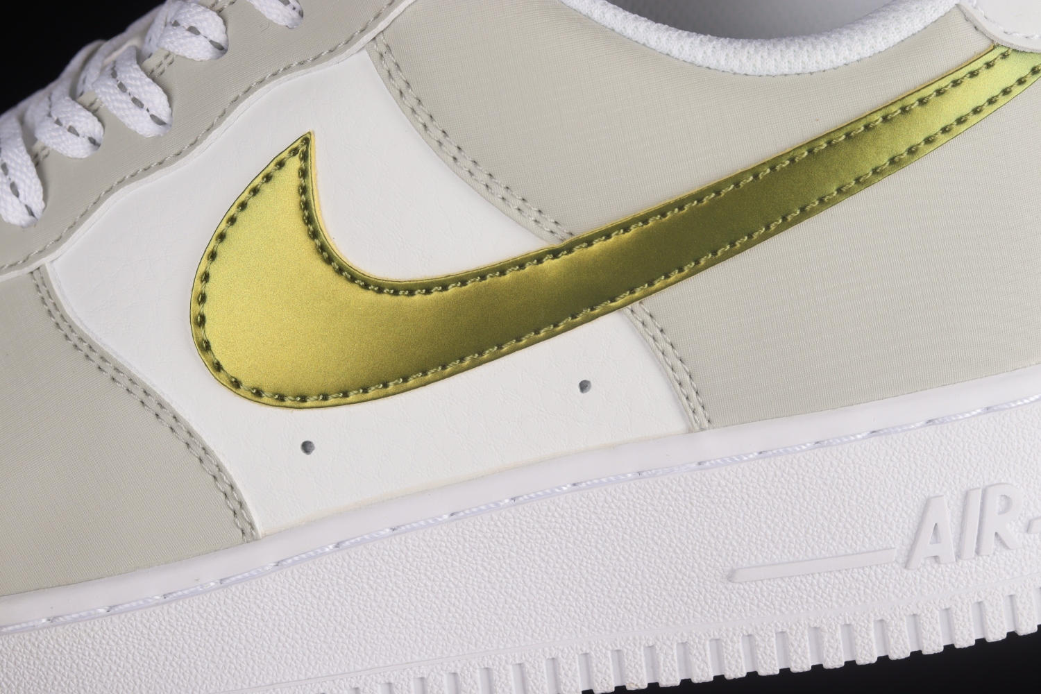 Nike Air Force 1 Low Gold Metallic Summit White Shoes DC9029-100