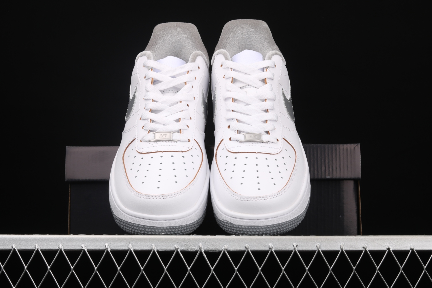 Nike Air Force 1 Low Label Maker White  DC5209-100