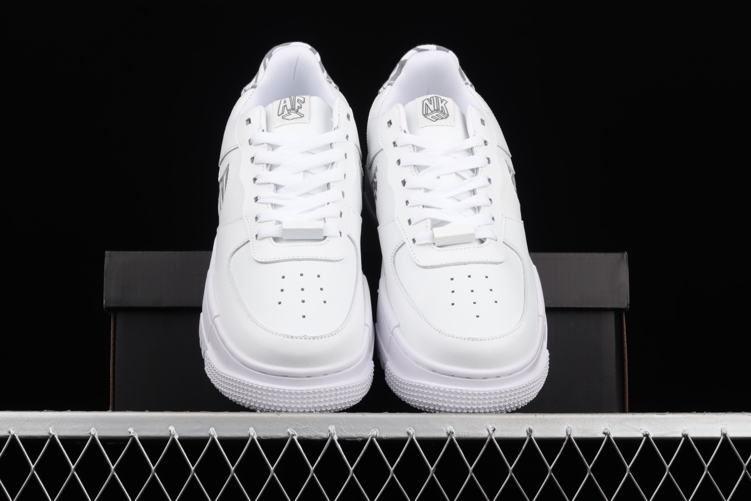 Nike Air Force 1 Low Pixel SE White Zebra (W) DH9632-100