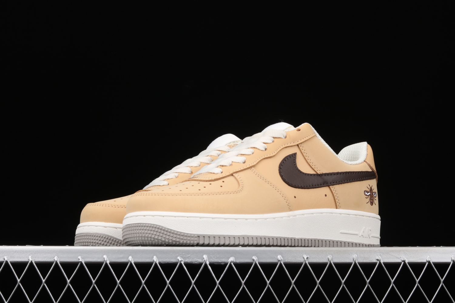 Nike Air Force 1 Low Manchester Bee DC1939-200
