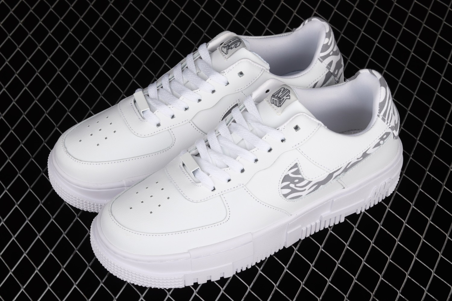 Nike Air Force 1 Low Pixel SE White Zebra (W) DH9632-100