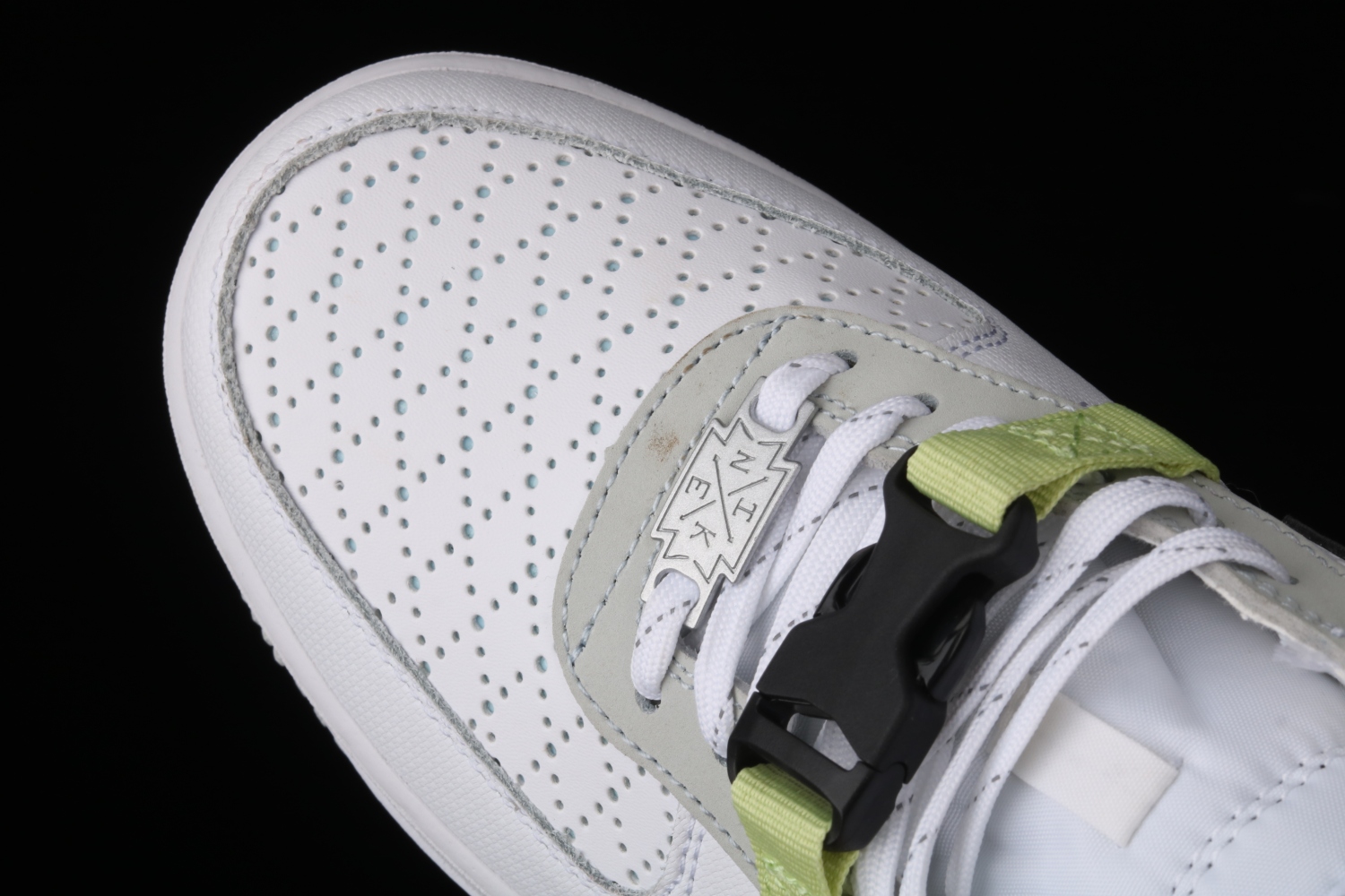 Nike Air Force 1 Low LV8 Swoosh Compass (GS)  DC2532-100