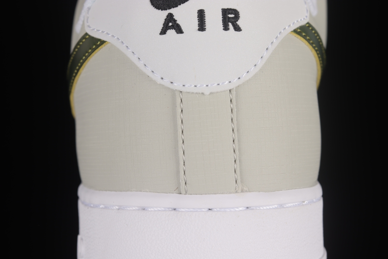 Nike Air Force 1 Low Gold Metallic Summit White Shoes DC9029-100