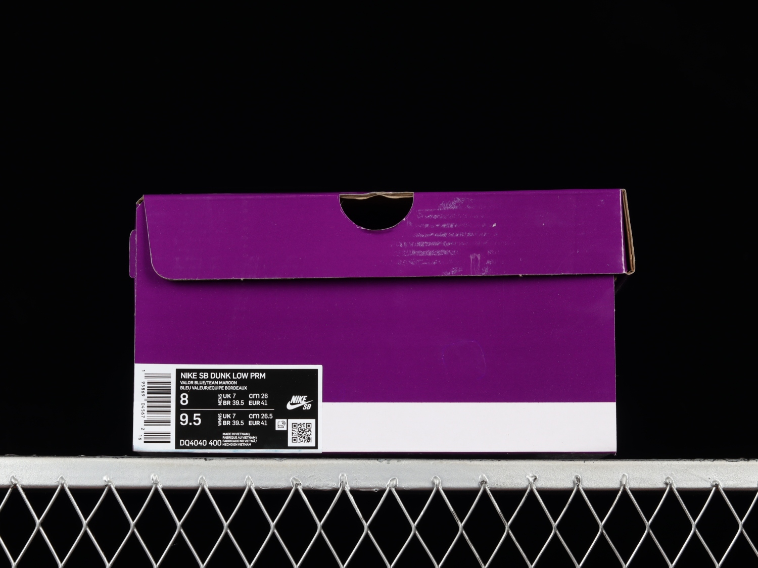 Nike SB Dunk Low Philadelphia Phillies DQ4040-400