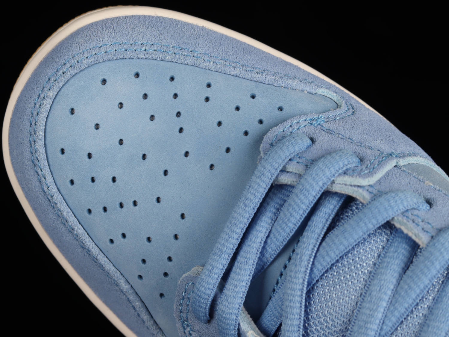 Nike SB Dunk Low Philadelphia Phillies DQ4040-400