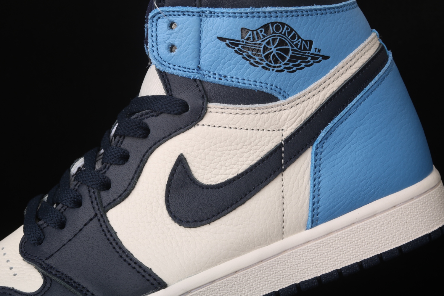 Jordan 1 Retro High Obsidian UNC 555088-140