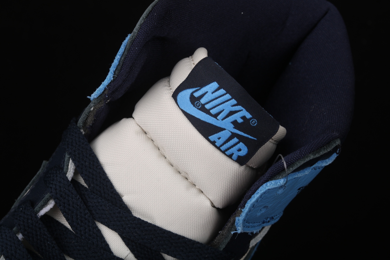 Jordan 1 Retro High Obsidian UNC 555088-140