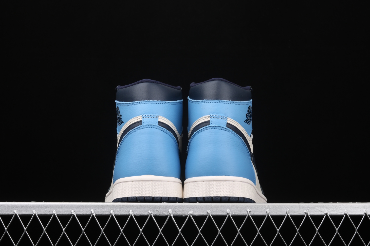 Jordan 1 Retro High Obsidian UNC 555088-140