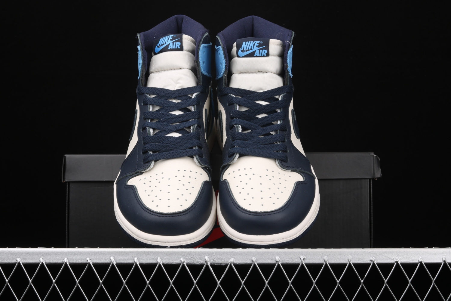 Jordan 1 Retro High Obsidian UNC 555088-140