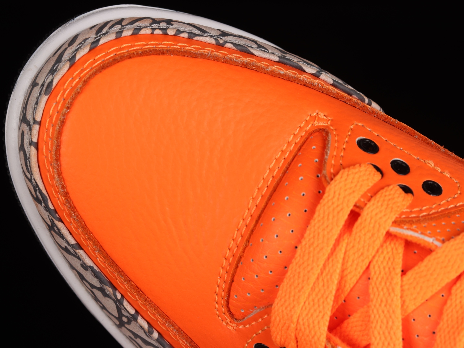Air Jordan 3 Retro Orange CT8532-801