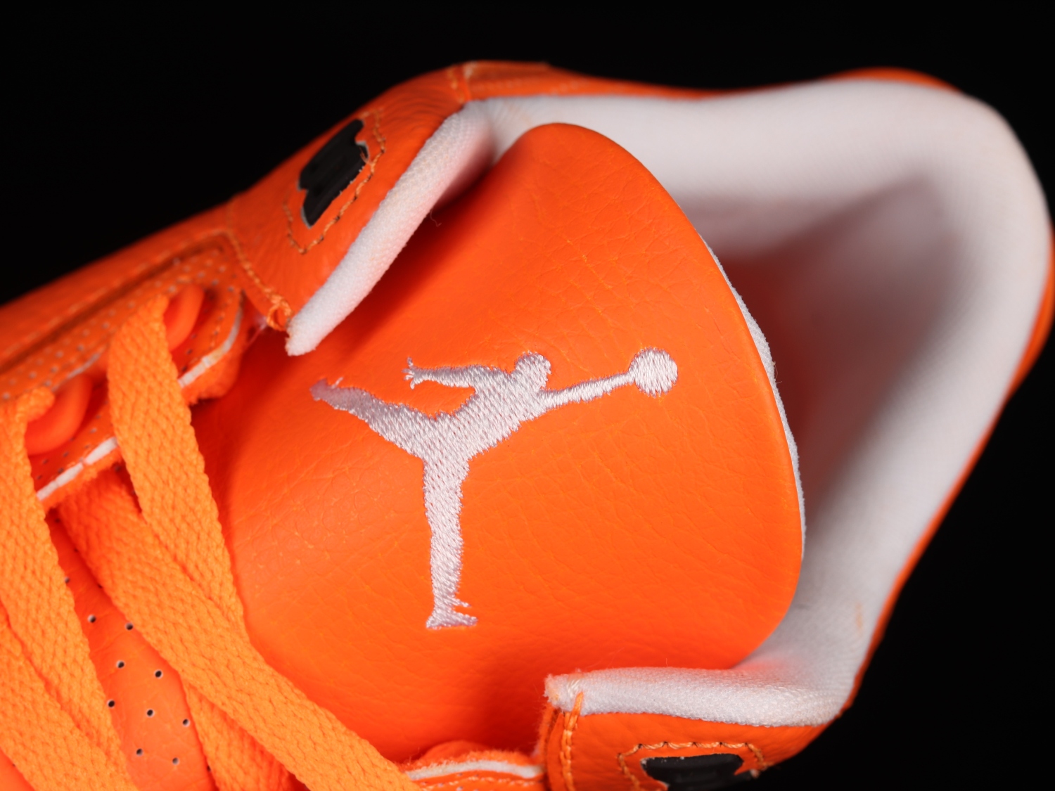 Air Jordan 3 Retro Orange CT8532-801