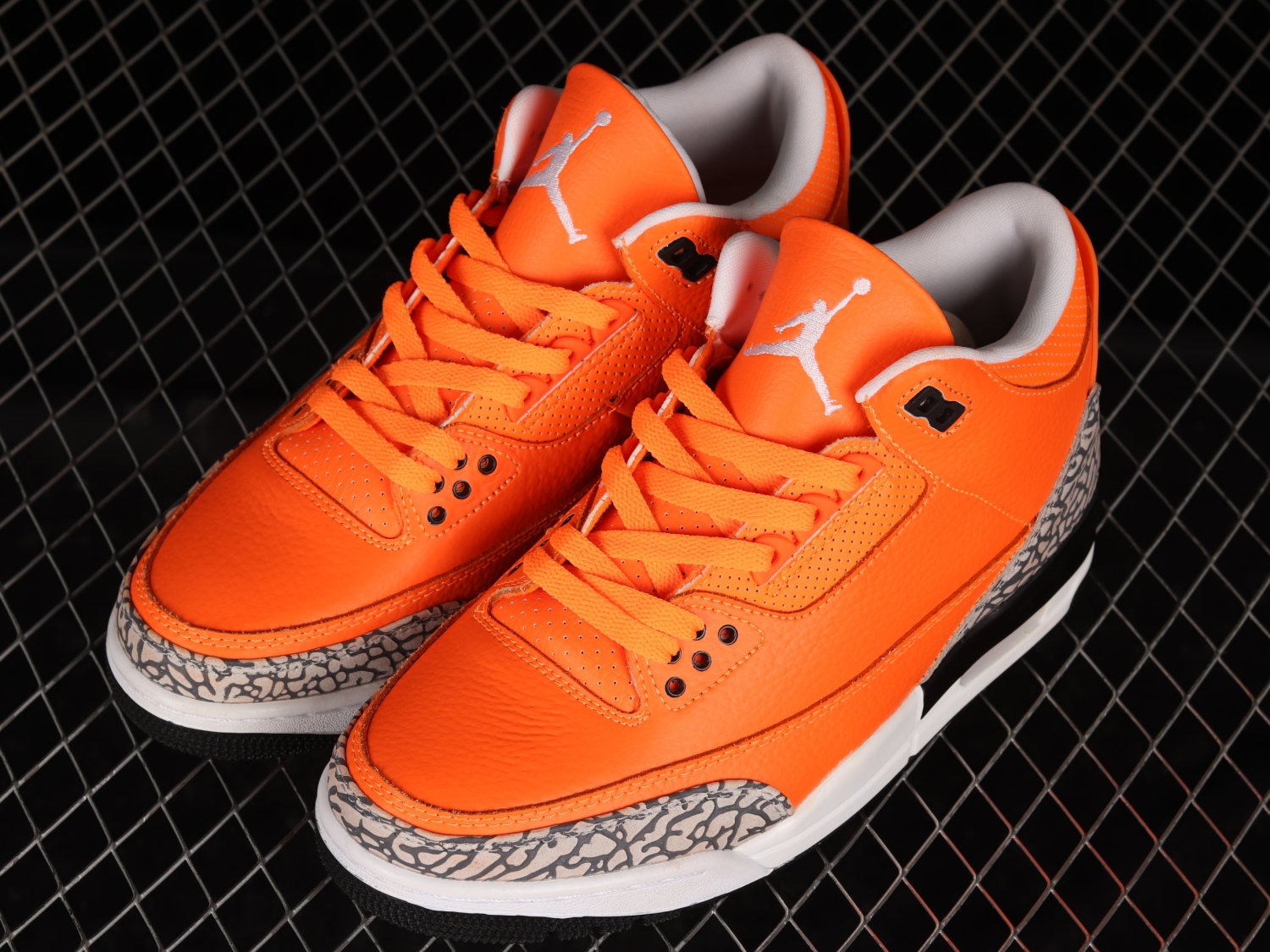 Air Jordan 3 Retro Orange CT8532-801