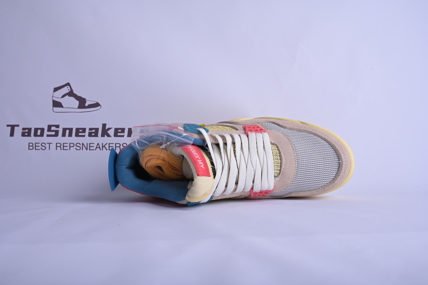 Jordan 4 RetroUnion Guava Ice DC9533-800