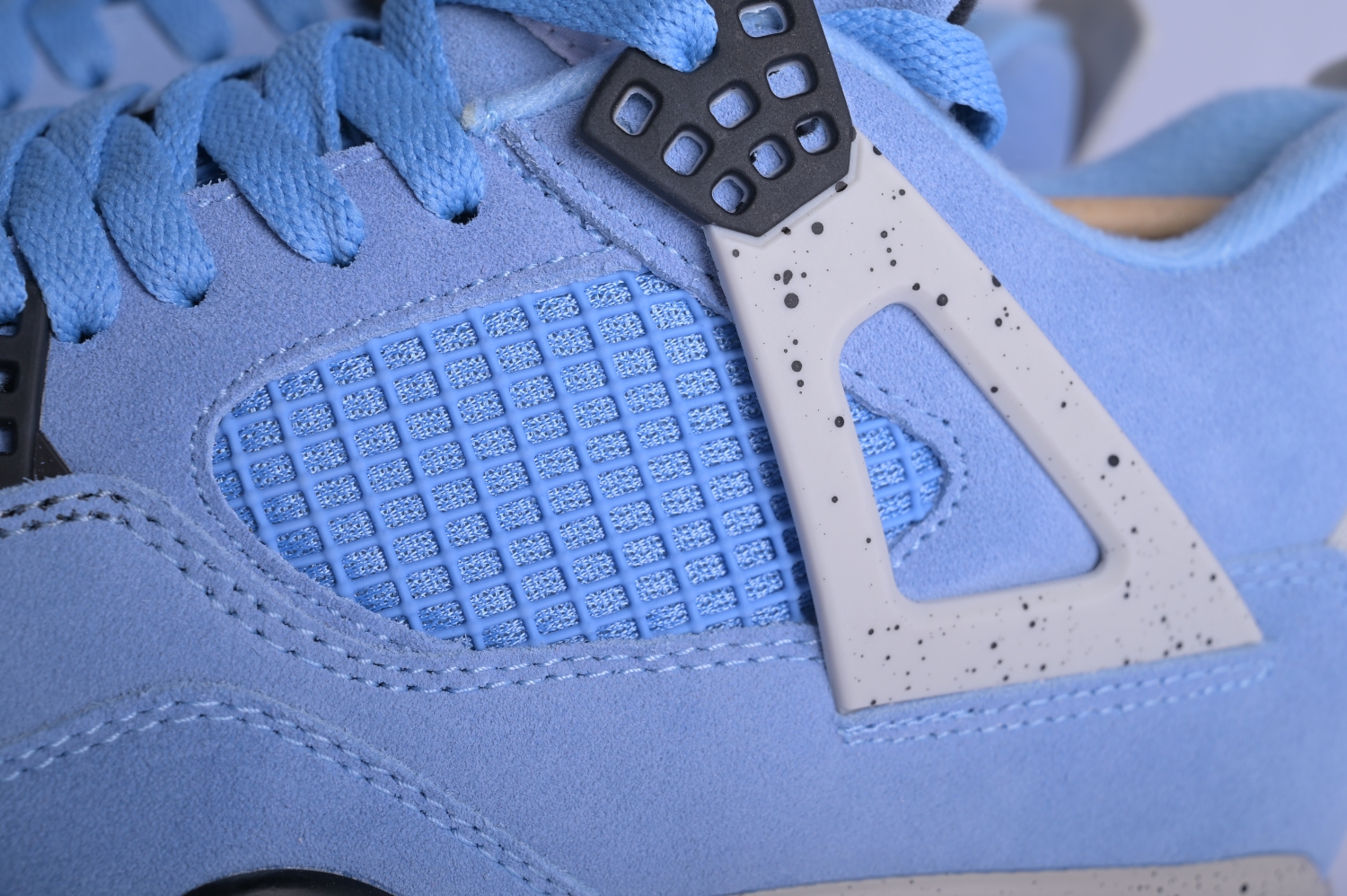 Air Jordan 4  University Blue CT8527-400