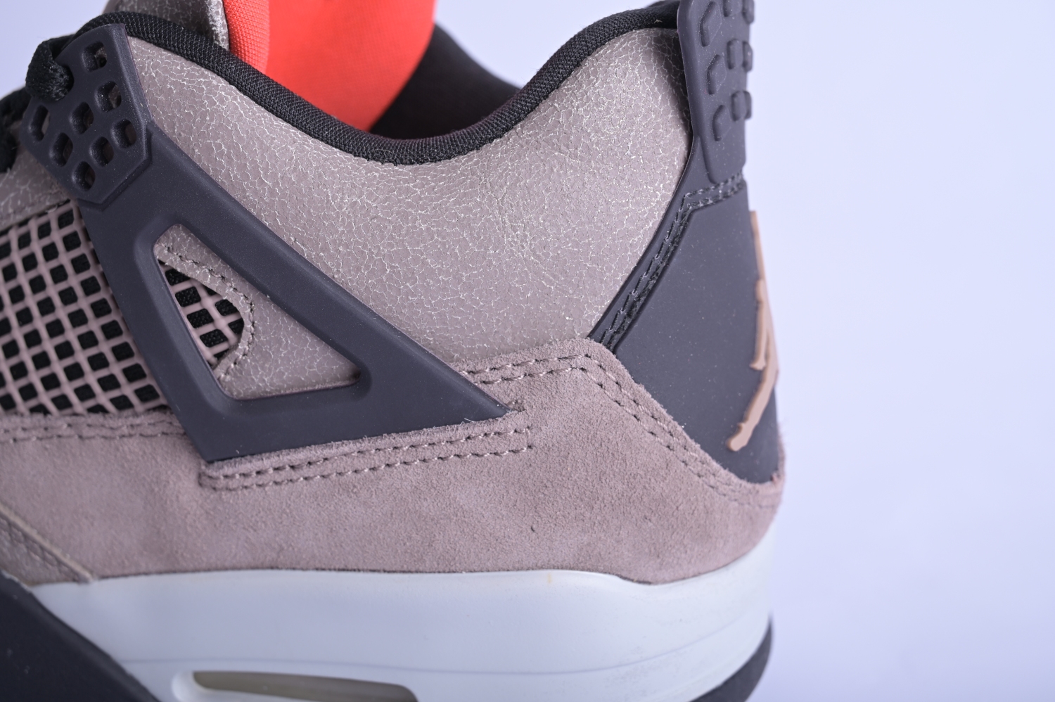 Jordan 4 Retro Taupe Haze DB0732-200