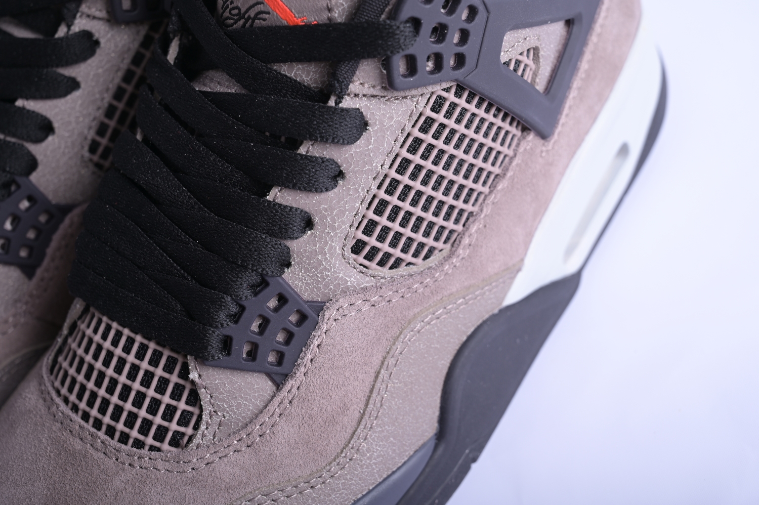 Jordan 4 Retro Taupe Haze DB0732-200