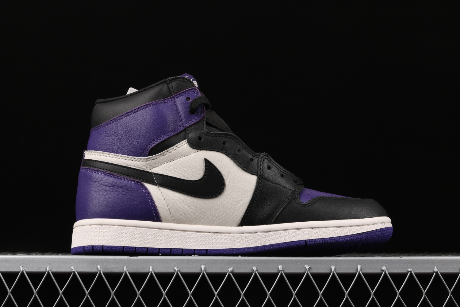 Jordan 1 Retro High Court Purple White 555088-501