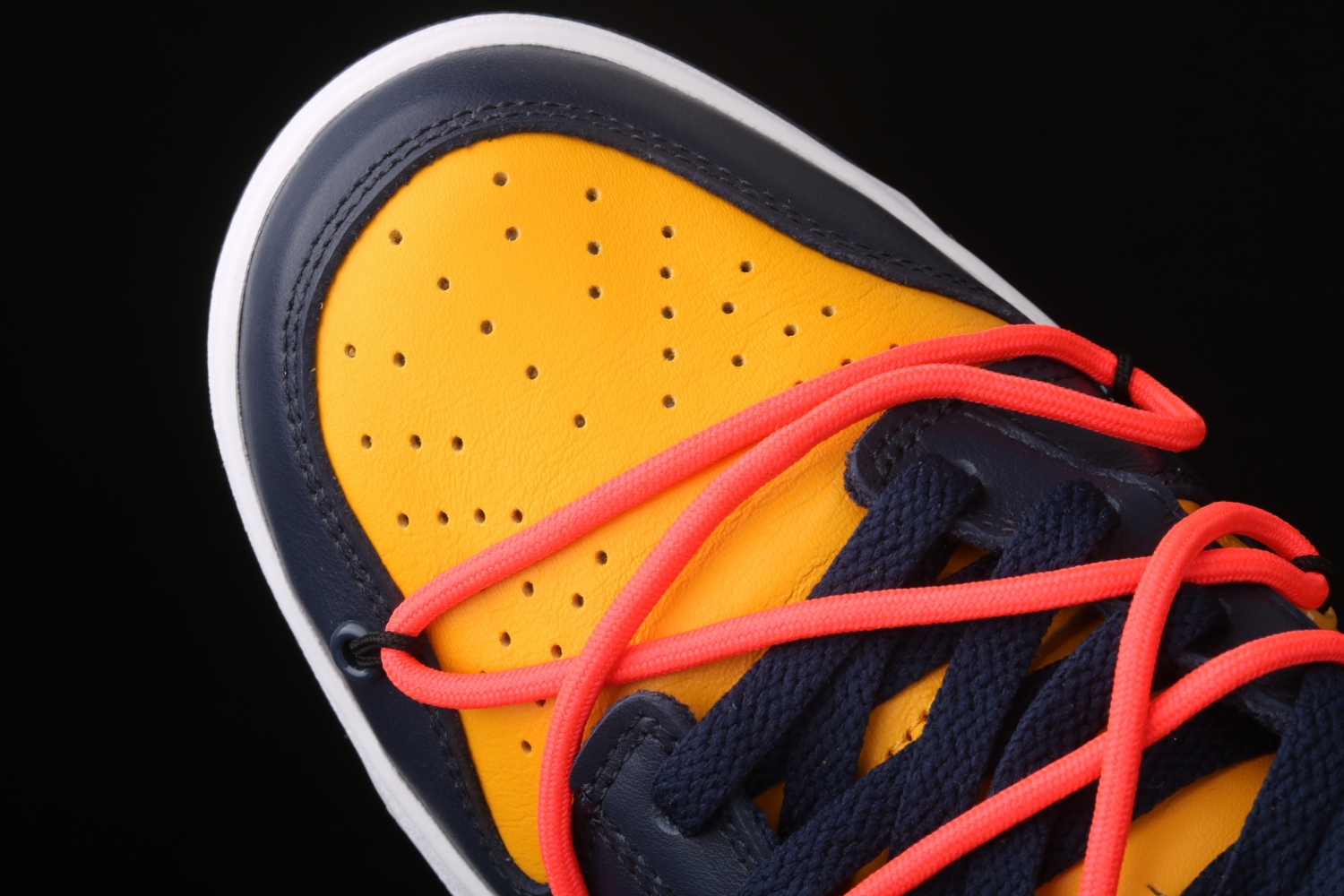 OFF WHITE X Nike Dunk SB Low White Michigan CT0856-700（Original Batch）