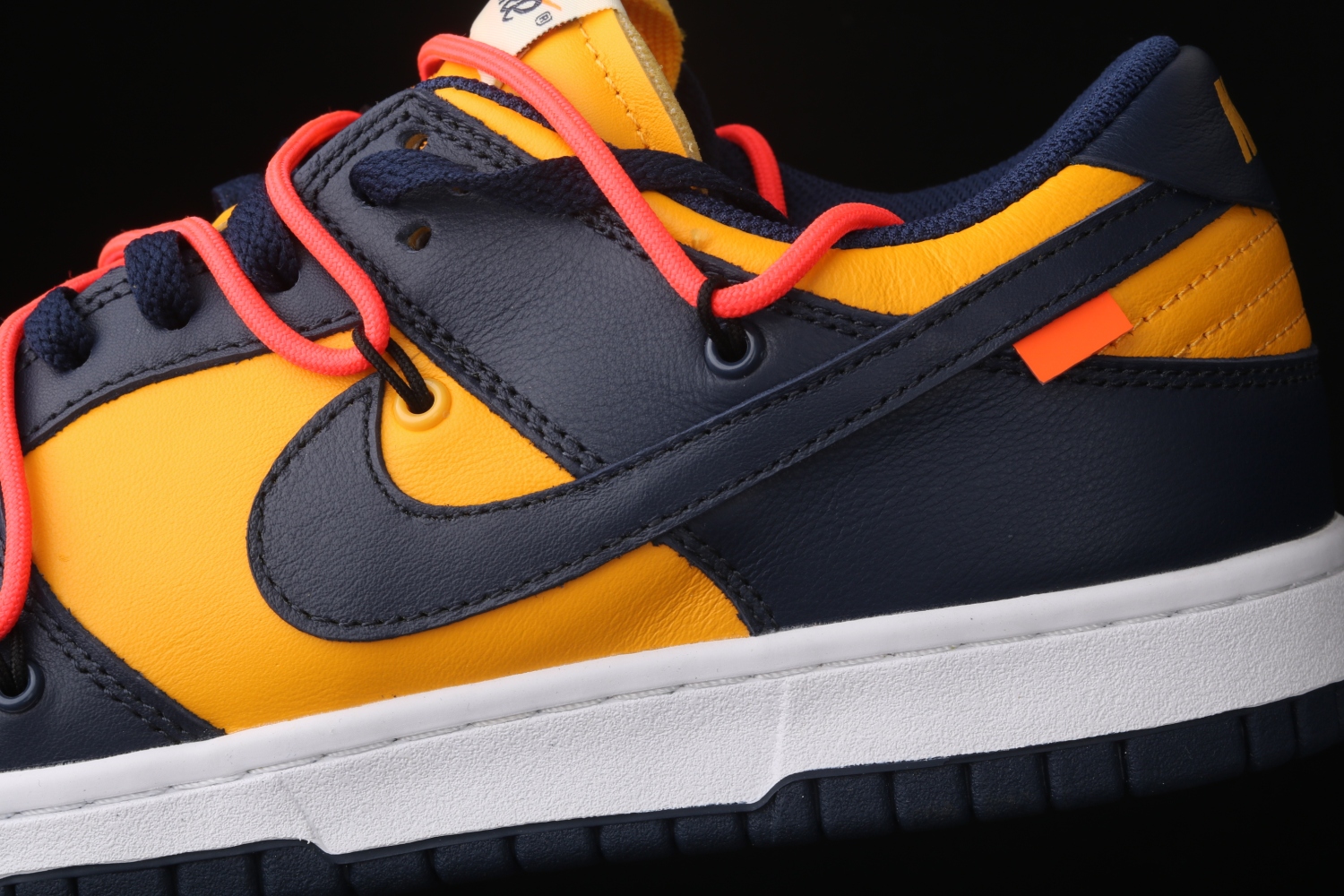 OFF WHITE X Nike Dunk SB Low White Michigan CT0856-700（Original Batch）