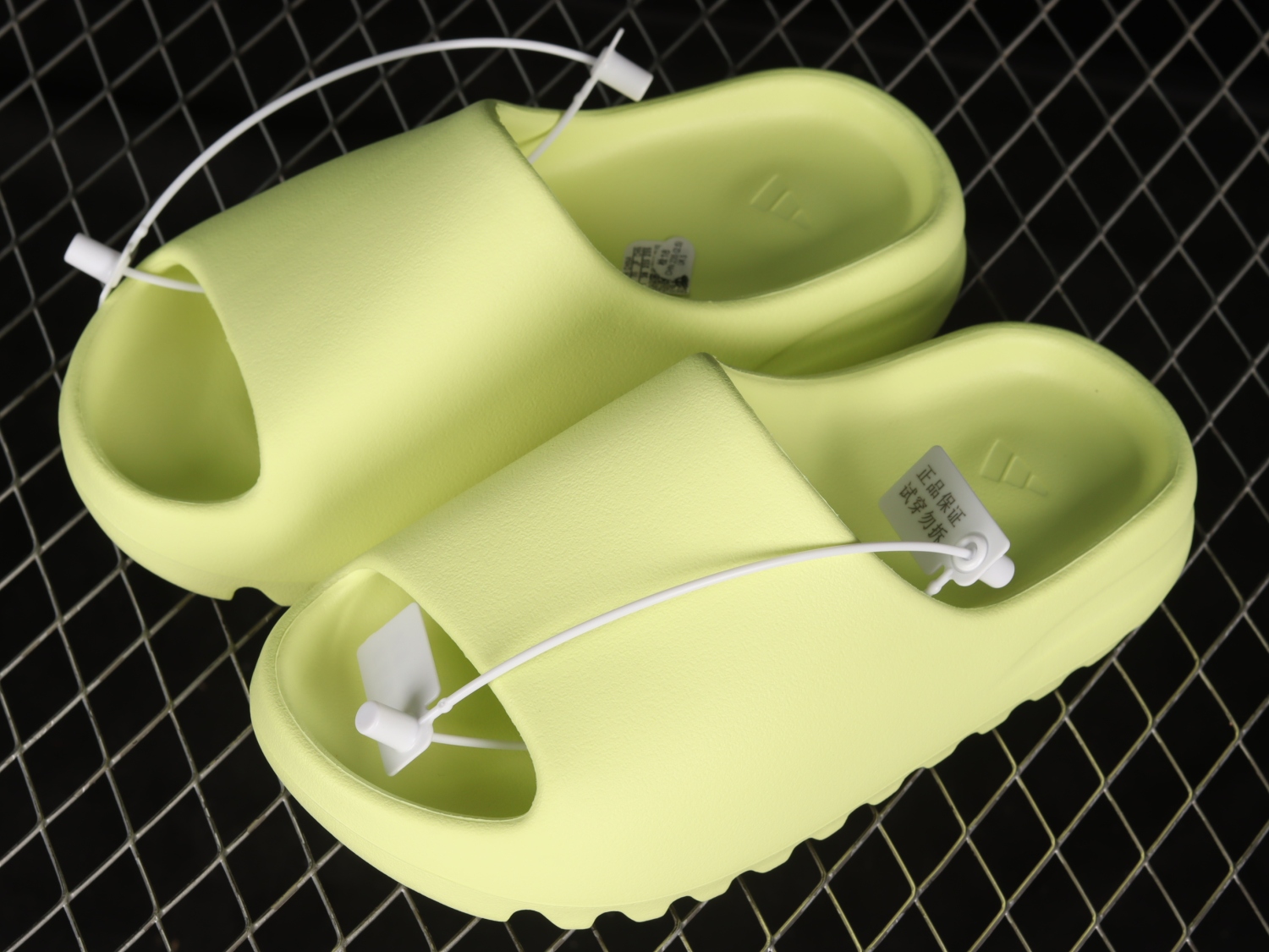 adidas Yeezy Slide Glow Green (2022)  HQ6447