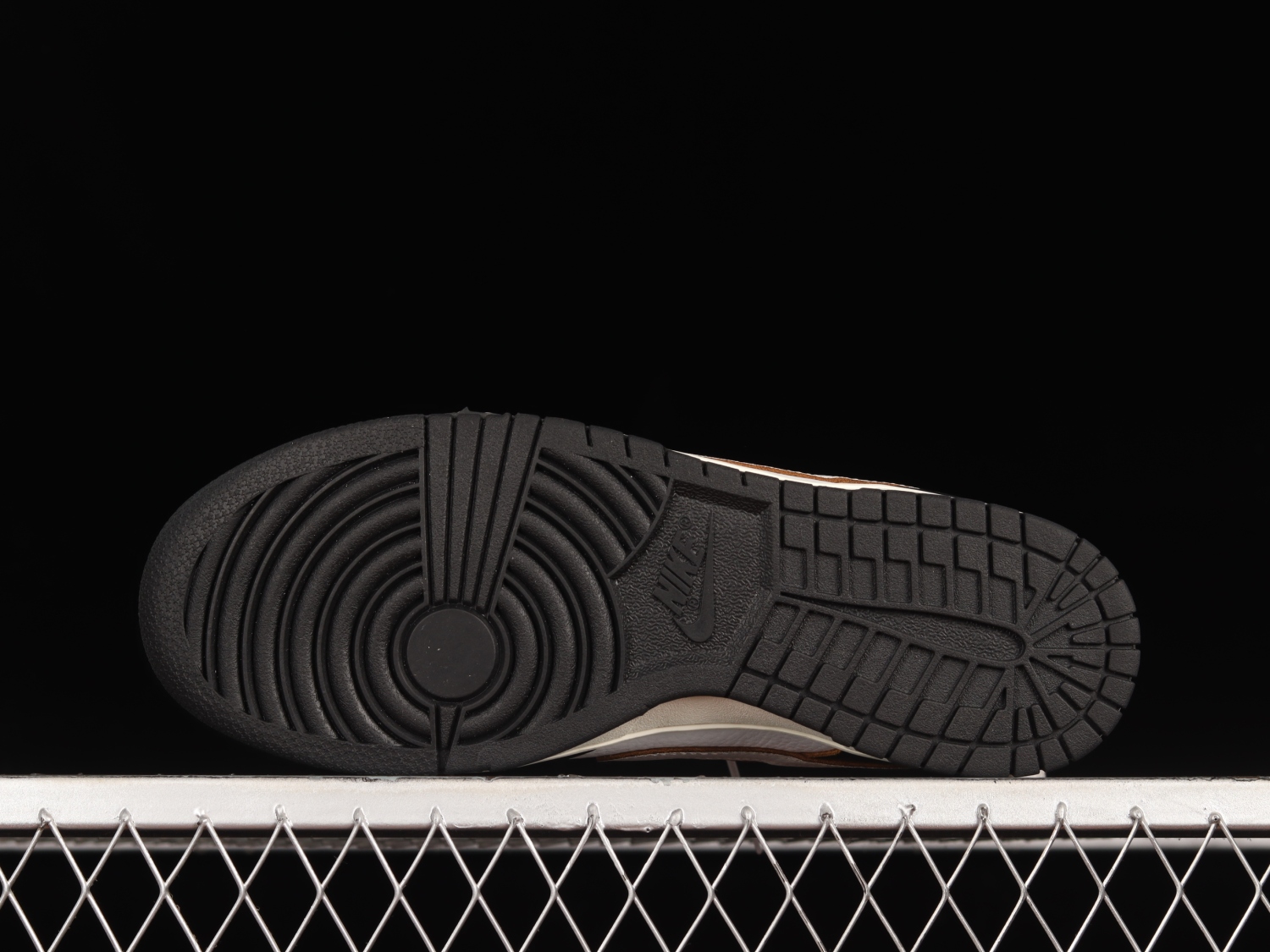 Nike SB Dunk Low HUF San Francisco FD8775-001