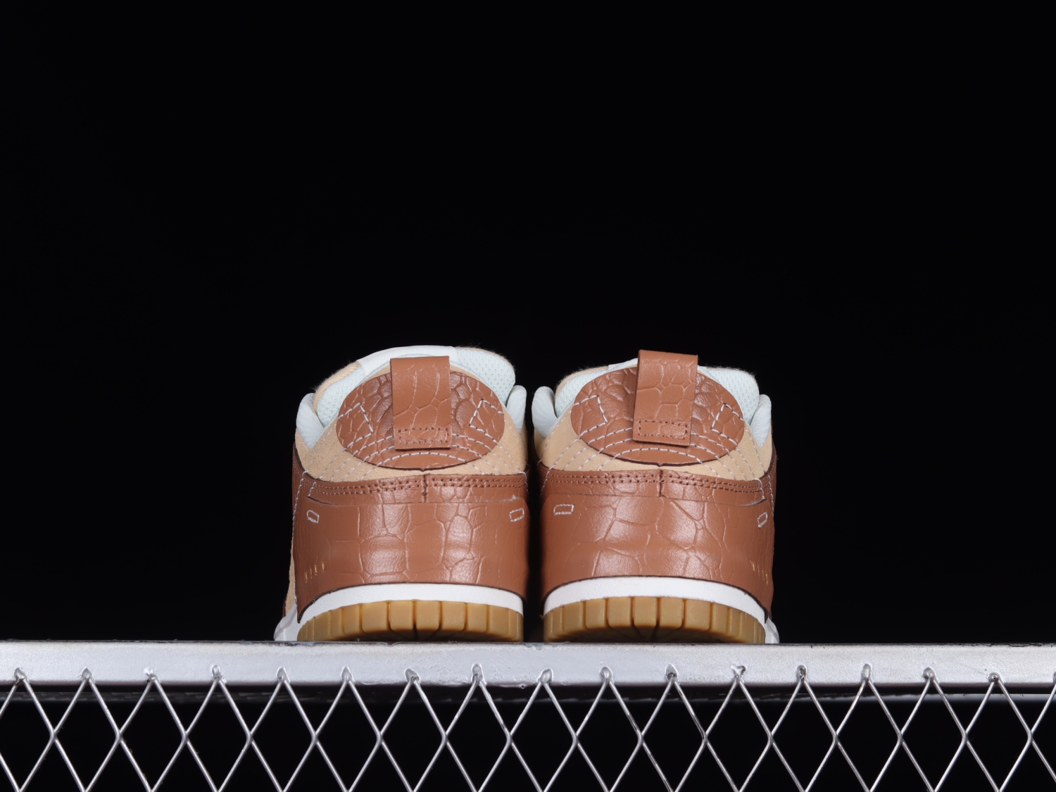 Nike Dunk Low Disrupt 2 SE Mineral Clay DV1026-215